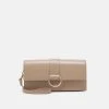 Großhandel ✨ Even&Odd Damen Clutch - Taupe ✨ -Even Od Verkaufe 0ecc9d0cc91f4931a9fdc0788bff758c