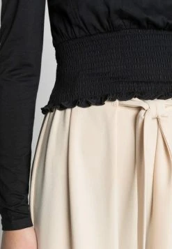 Auslauf 💯 Even&Odd Damen SHIRRING DETAIL LONG SLEEVE CROP WITH GATHER - Langarmshirt - Black 👍 -Even Od Verkaufe 88e66fbdacd742699995c51e3e12c855