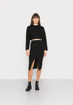 Am billigsten 🎁 Even&Odd Damen SET SKIRT AND CROPPED JUMPER - Strickpullover - Black 😉